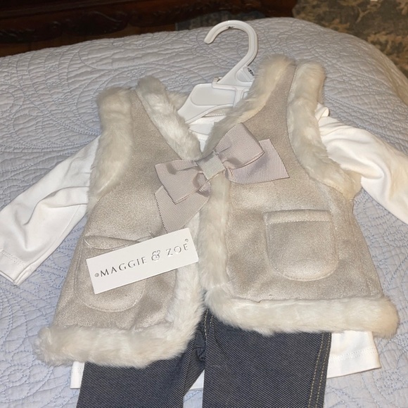 NWT Maggie & Zoe three piece suede vest with bow, Jeans and long sleeve T-shirt - Picture 3 of 11